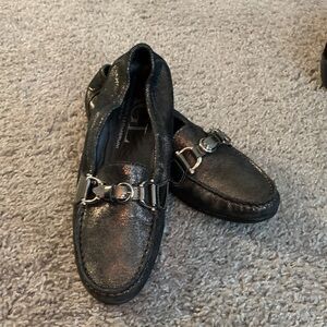 AGL women’s shimmery gray leather loafer, EU size 38.5 (US size ~8)